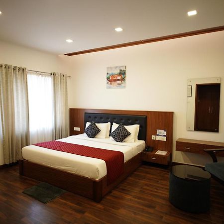 Four N Square Residency Hotel Palakkad Eksteriør billede