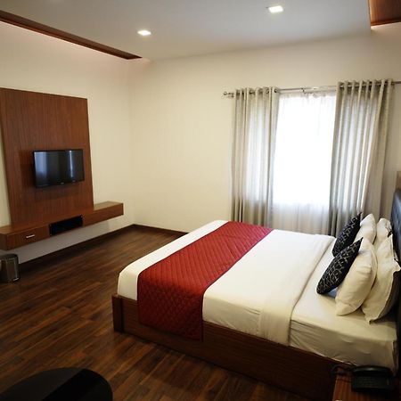 Four N Square Residency Hotel Palakkad Eksteriør billede